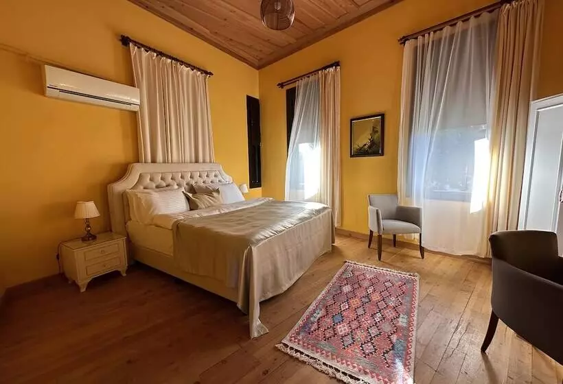 Hostelli Grace Lounge Premium