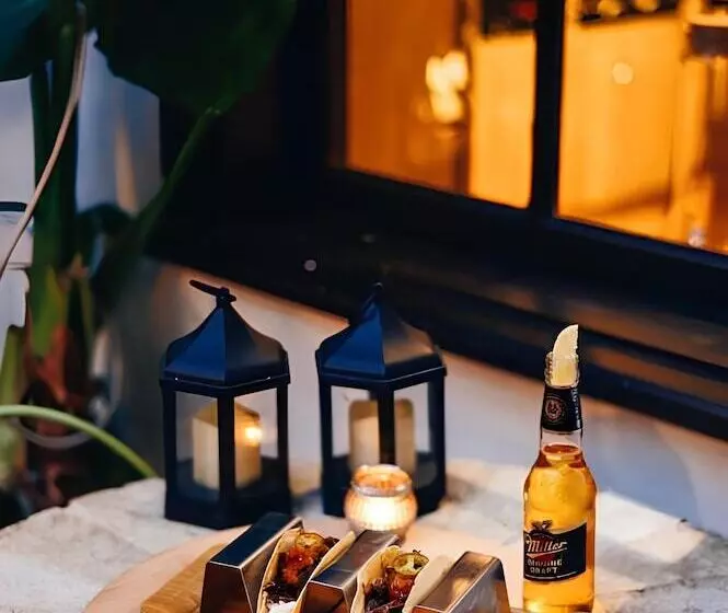 Hostelli Grace Lounge Premium