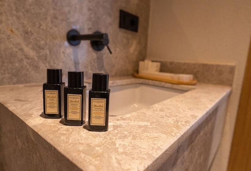 Hostel Leone Cunda Edition Otel