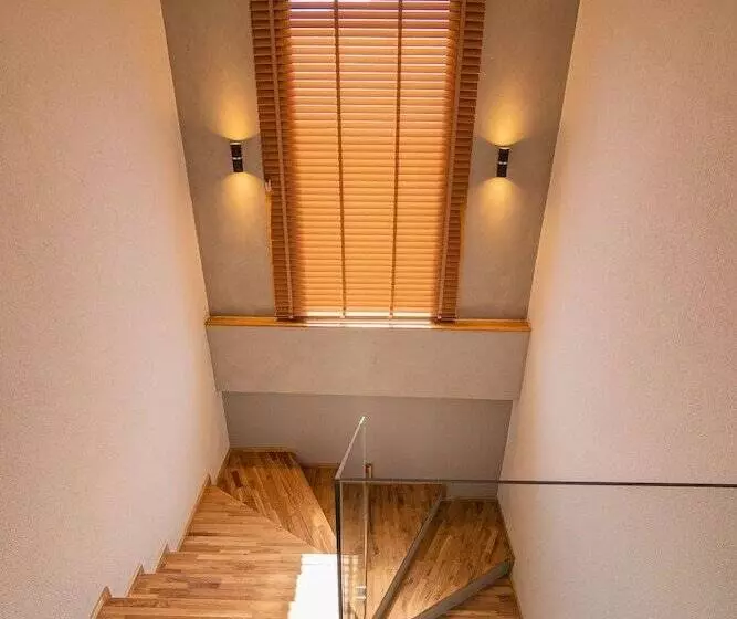 簡易ホテル Leone Cunda Edition Otel