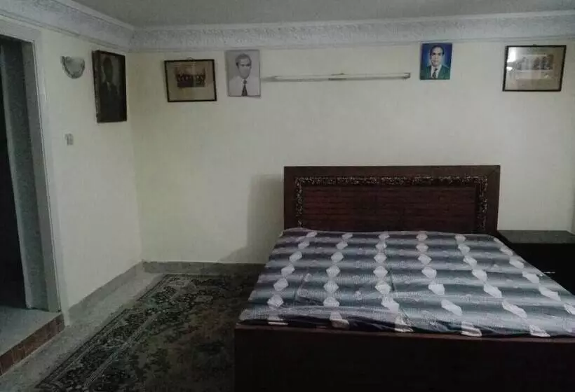 هتل Ashhubz Lodges