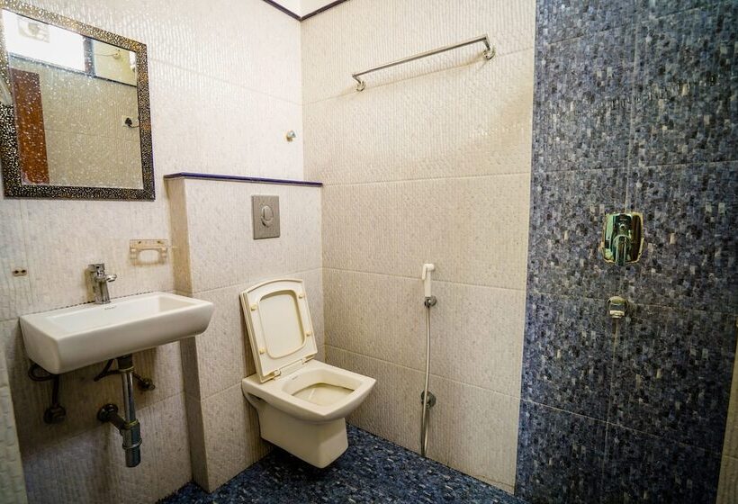 Отель Athiti Inn