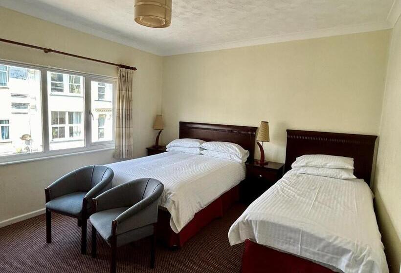 Hotel Bay View   Seafront, Sandown   Free Car Ferry