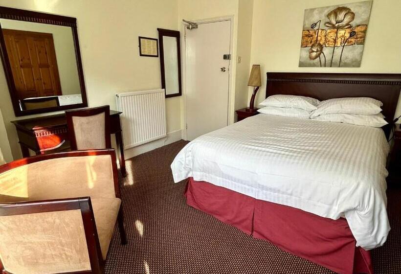 Hotel Bay View   Seafront, Sandown   Free Car Ferry