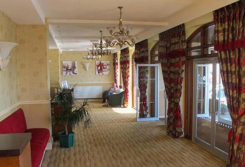 Hotel Bay View   Seafront, Sandown   Free Car Ferry