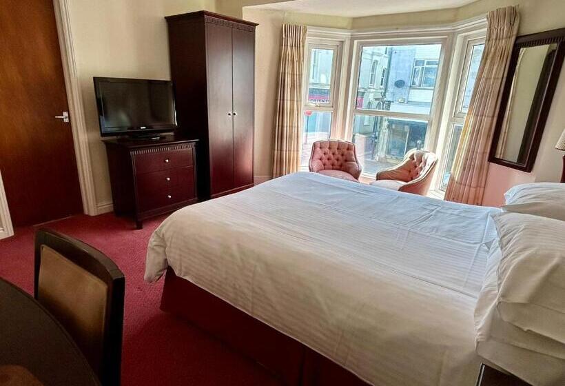 Hotel Bay View   Seafront, Sandown   Free Car Ferry