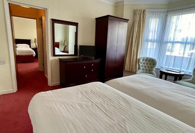 Hotel Bay View   Seafront, Sandown   Free Car Ferry