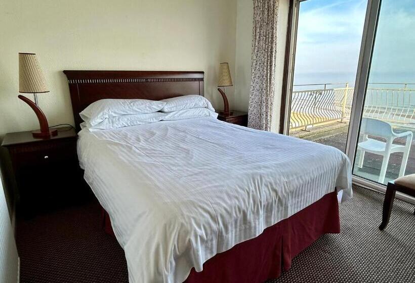 Hotel Bay View   Seafront, Sandown   Free Car Ferry