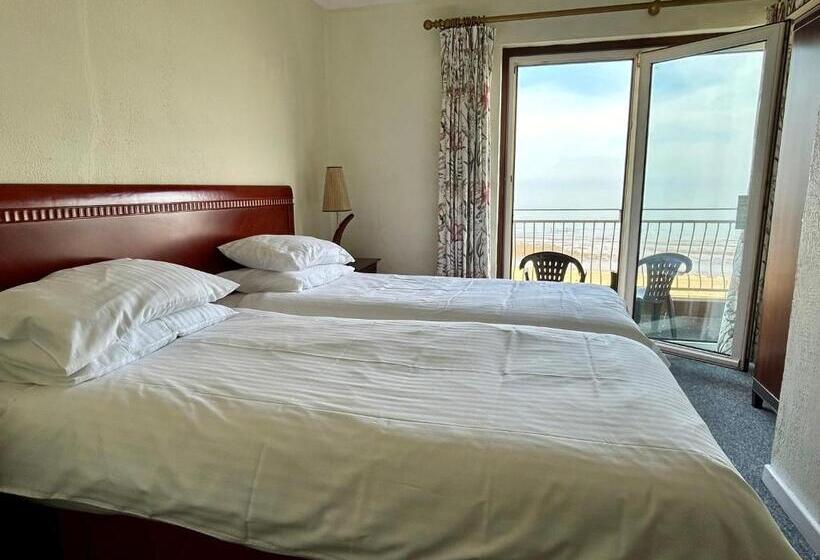 Hotel Bay View   Seafront, Sandown   Free Car Ferry
