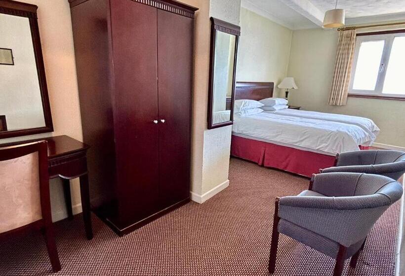 Hotel Bay View   Seafront, Sandown   Free Car Ferry