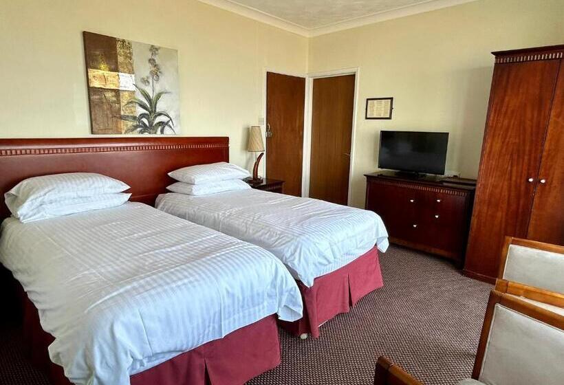 Hotel Bay View   Seafront, Sandown   Free Car Ferry