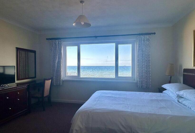 Hotel Bay View   Seafront, Sandown   Free Car Ferry