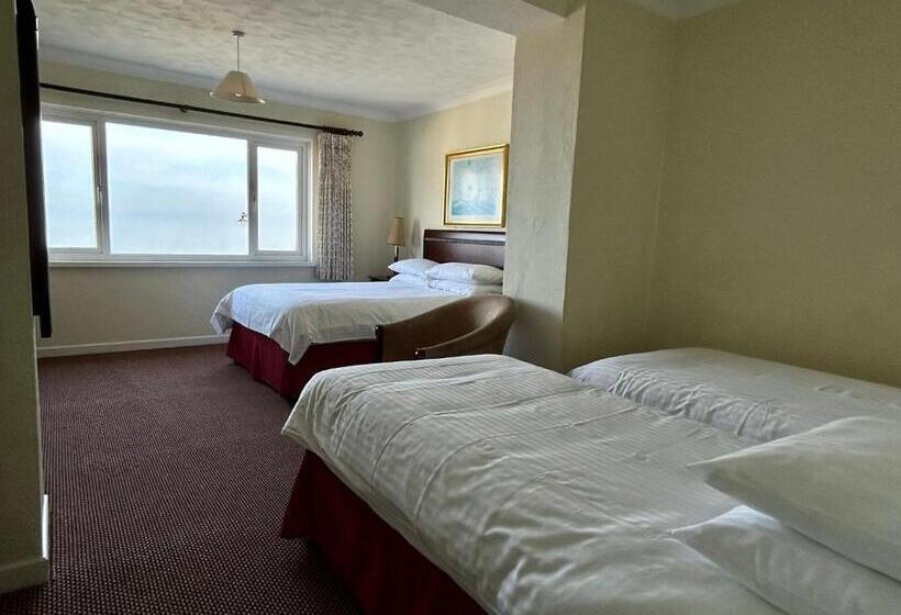 Hotel Bay View   Seafront, Sandown   Free Car Ferry