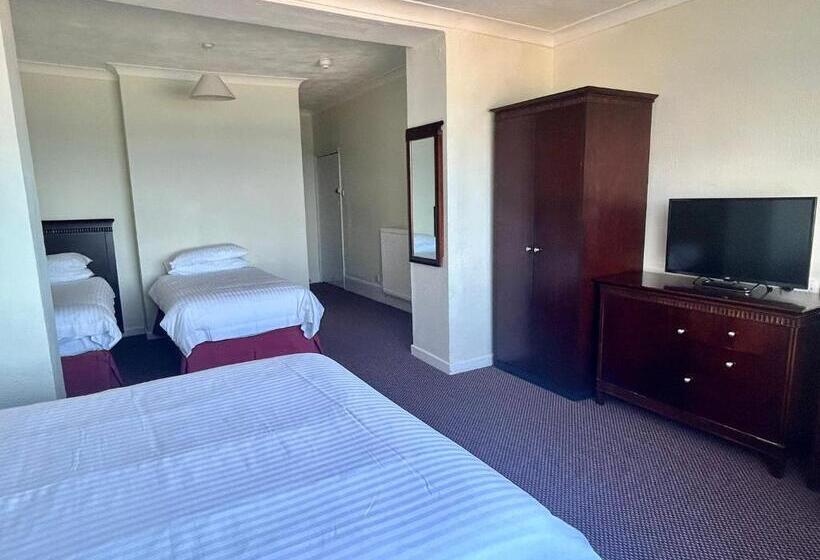 Hotel Bay View   Seafront, Sandown   Free Car Ferry