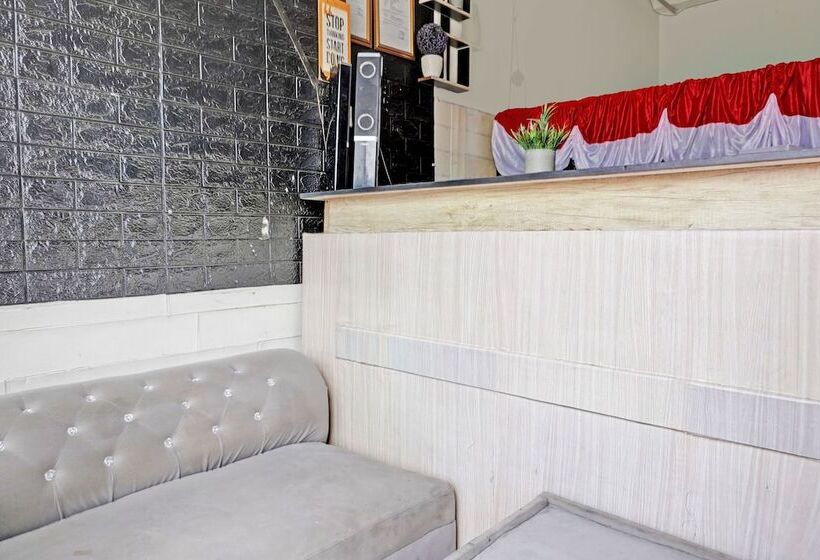 Hotel Collection O 92959 Apartement Sentraland Karawang By At Room