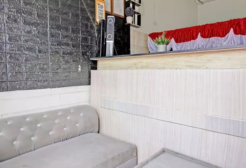 Hotelli Collection O 92959 Apartement Sentraland Karawang By At Room