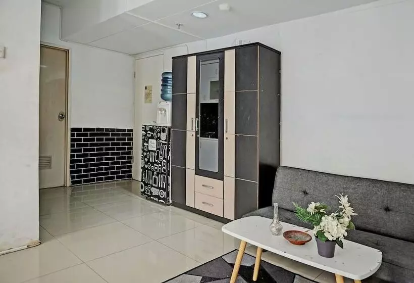 Hotelli Collection O 92959 Apartement Sentraland Karawang By At Room