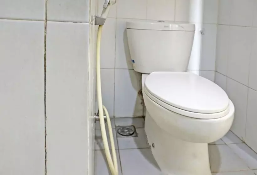 Hotelli Collection O 92959 Apartement Sentraland Karawang By At Room