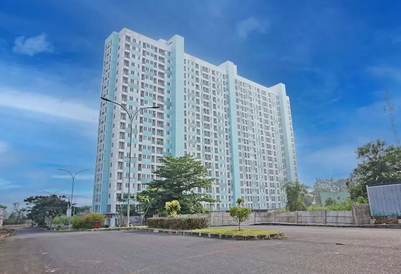 Hotelli Collection O 92959 Apartement Sentraland Karawang By At Room