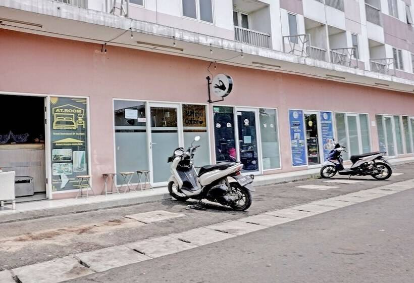 Hotel Collection O 92959 Apartement Sentraland Karawang By At Room