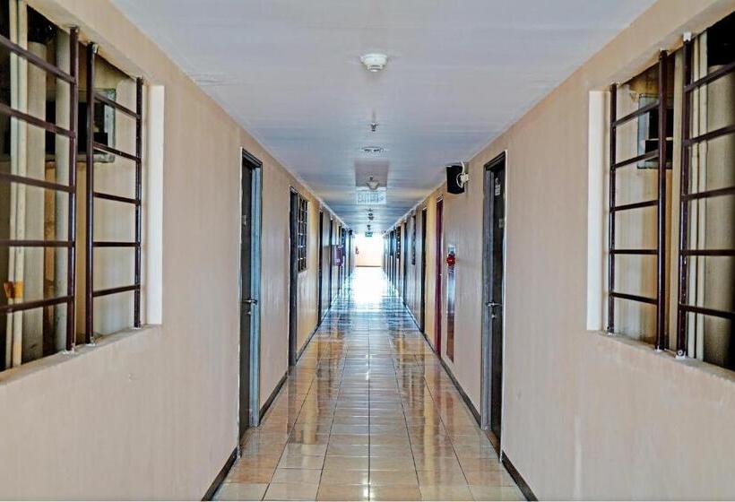 فندق Collection O 93070 Apartemen The Suite Metro By Sultan Property Ii