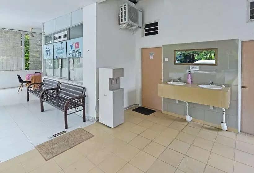 Hotelli Eleven Inn By Oyo