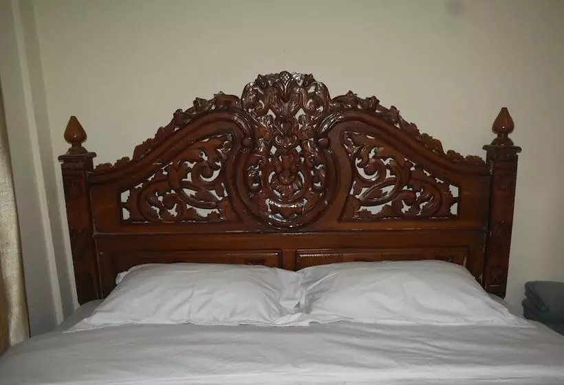 Hotelli Four G Homestay & Komodo Tour