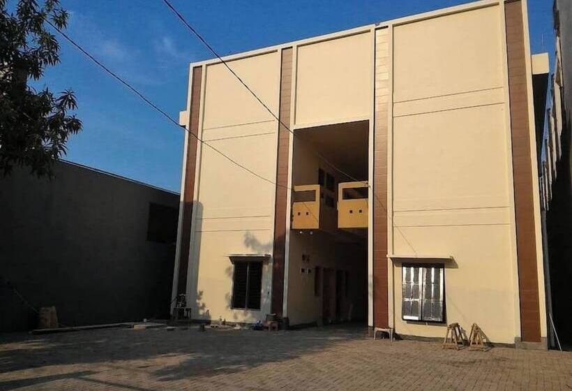 فندق Mahendra Homestay By Oyo