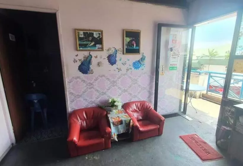 ホテル Spot On 90836 Penginapan Almera