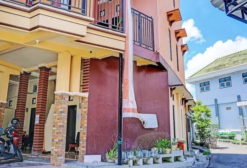 ホテル Spot On 92353 Purnama Syariah Guest House