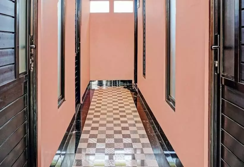 ホテル Spot On 92353 Purnama Syariah Guest House