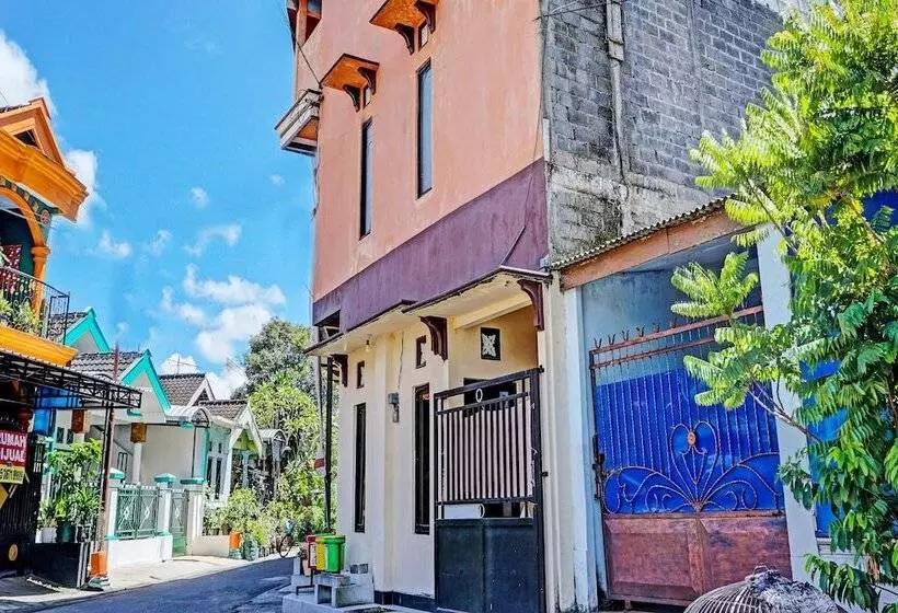 ホテル Spot On 92353 Purnama Syariah Guest House