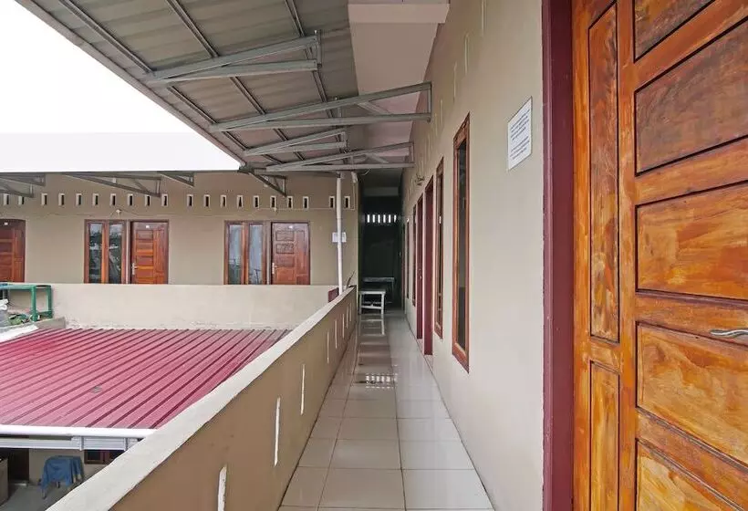 Hotelli Spot On 92498 Fanni Homestay