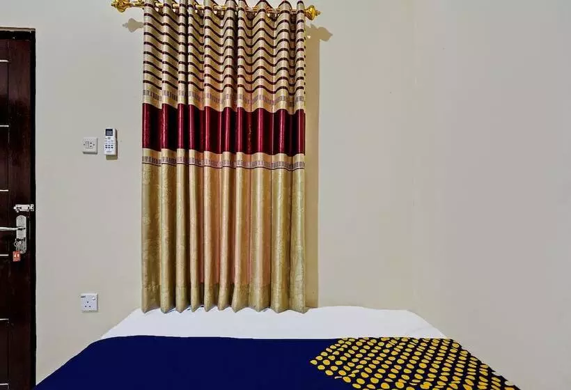 Hotelli Spot On 92527 Penginapan Kangean Syariahneartaman Merdeka Kalianget