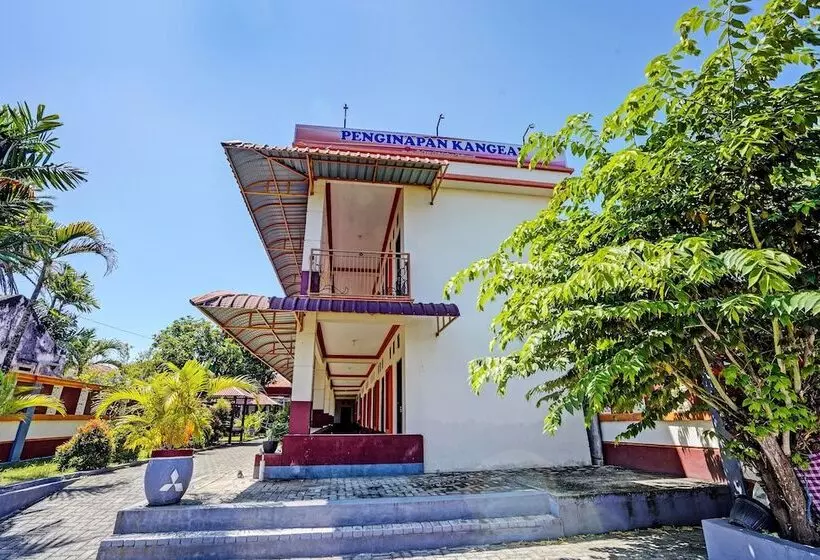 Hotelli Spot On 92527 Penginapan Kangean Syariahneartaman Merdeka Kalianget