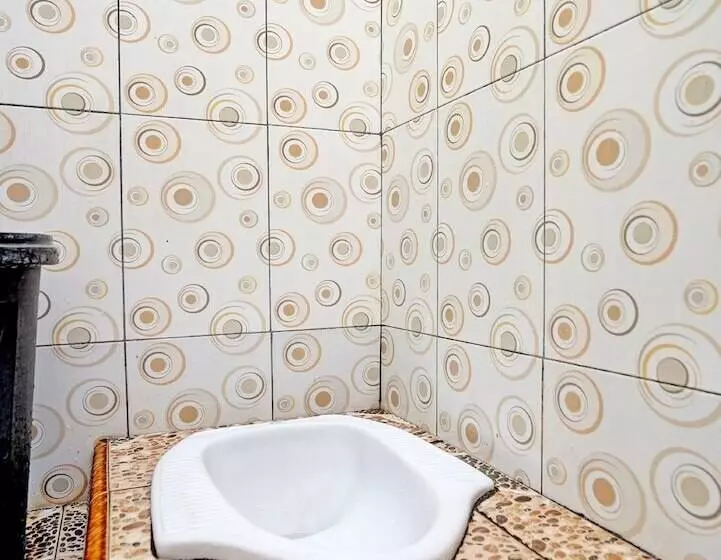 Hotelli Spot On 92527 Penginapan Kangean Syariahneartaman Merdeka Kalianget