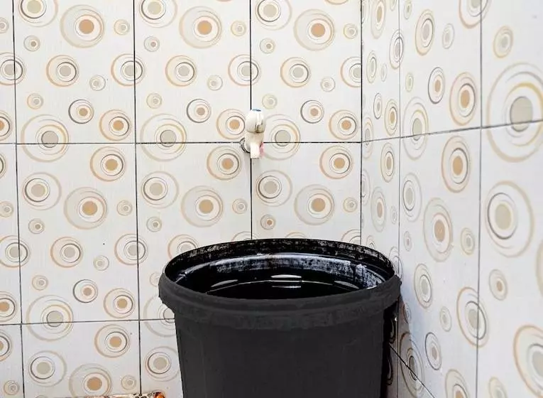 Hotelli Spot On 92527 Penginapan Kangean Syariahneartaman Merdeka Kalianget