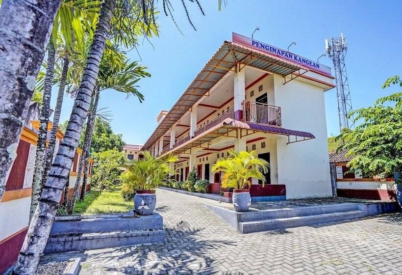 Hotel Spot On 92527 Penginapan Kangean Syariahneartaman Merdeka Kalianget