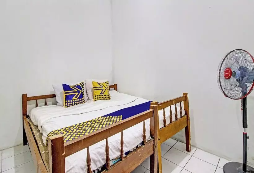 ホテル Spot On 92539 Luqman Kostel Syariah