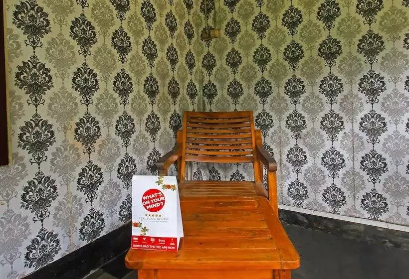 Hotelli Spot On 92567 Jati Homestay Near Taman Suranadi