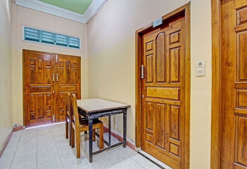 בית מלון כפרי Spot On 92760 Global Media Homestay Syariah