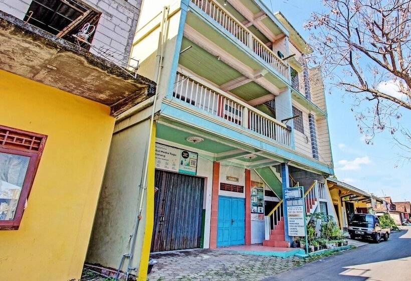 בית מלון כפרי Spot On 92760 Global Media Homestay Syariah