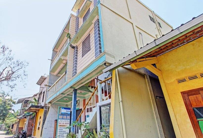 בית מלון כפרי Spot On 92760 Global Media Homestay Syariah