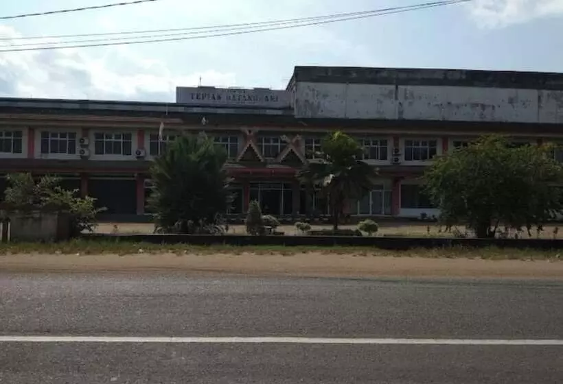 ホテル Tepian Batang Hari By Oyo