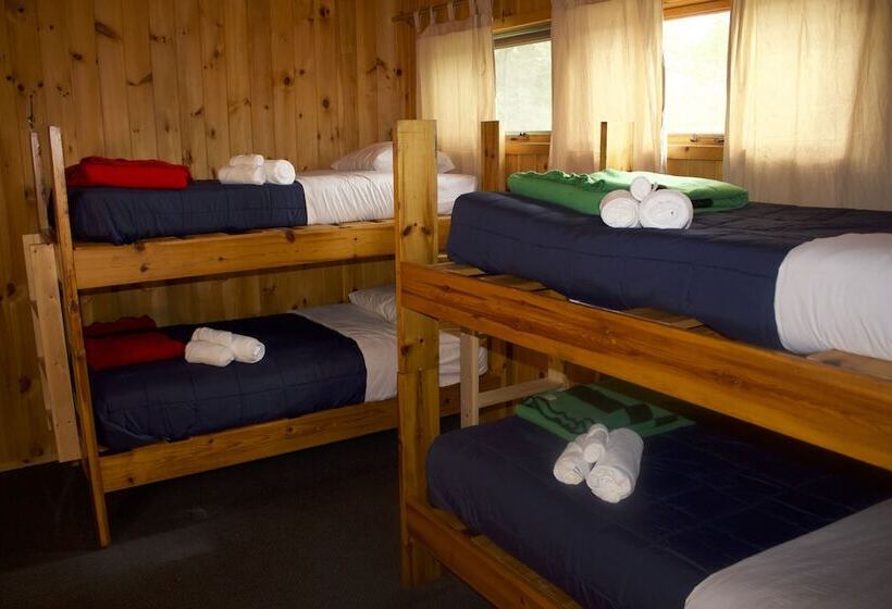 בית מלון כפרי White Birch Lodge