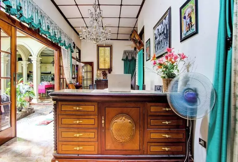 ホテル Wulan Homestay Syariah Solo By Oyo