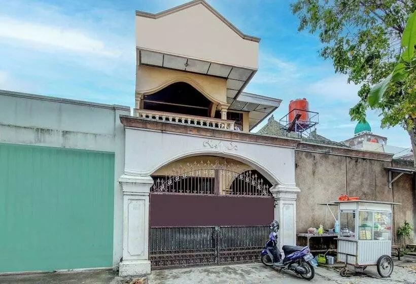 ホテル Wulan Homestay Syariah Solo By Oyo