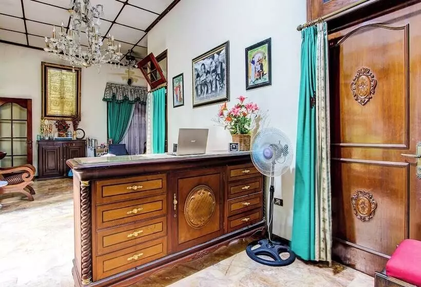 ホテル Wulan Homestay Syariah Solo By Oyo