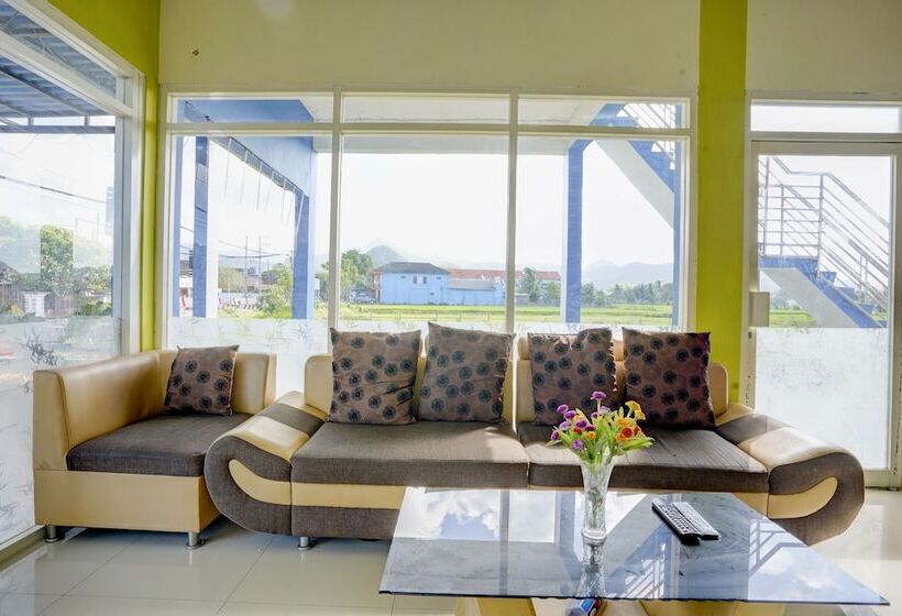 Miranda Hotel Syariah By Oyo