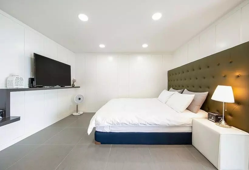 Namhae Sea And View Pool Villa Pension